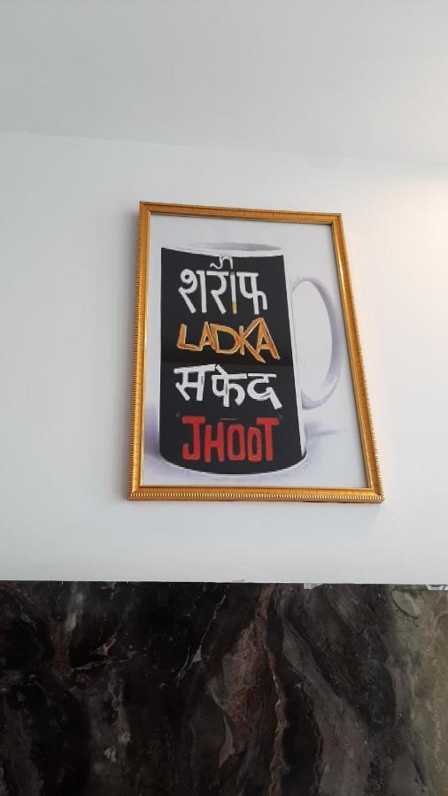 Hotel Hollywood Zirakpur Exteriör bild